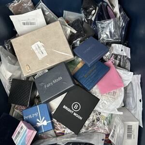 Lot Of 25 Jewelry Pieces— Amazon Jewelry— Selected Random From Pallet